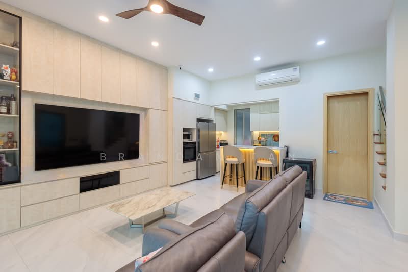 Aston Residence, Jalan Loyang Besar, 6 Bedrooms, 4,715 sqft, Cluster House For Sale, by Brandan Tan, 500145249 - Living Room - PropertyGuru.com.sg