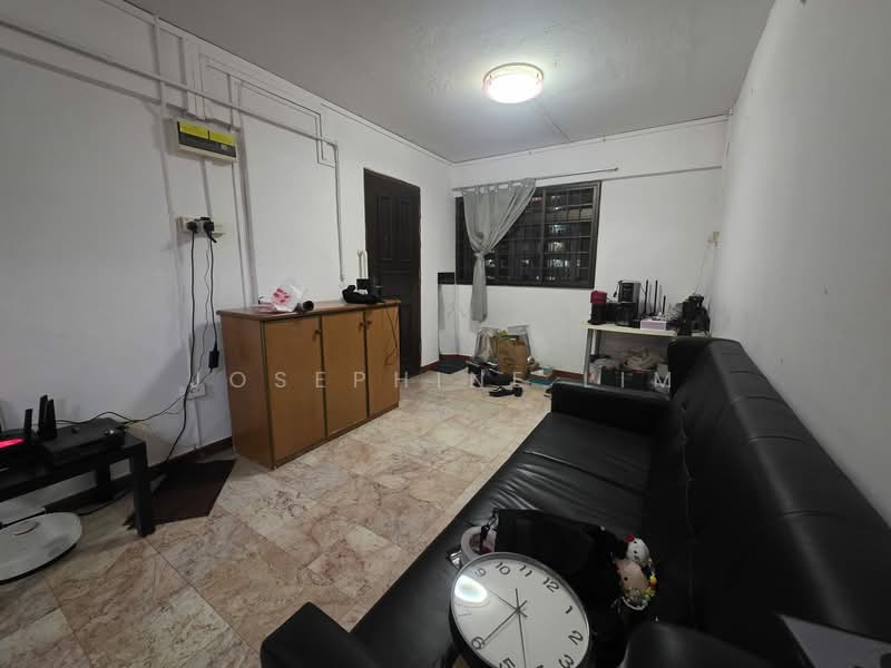 443 Ang Mo Kio Avenue 10, 443 Ang Mo Kio Avenue 10, 2 Bedrooms, 882 sqft, HDB Flat For Rent, by Josephine Lim, 500145251 - Living Room - PropertyGuru.com.sg