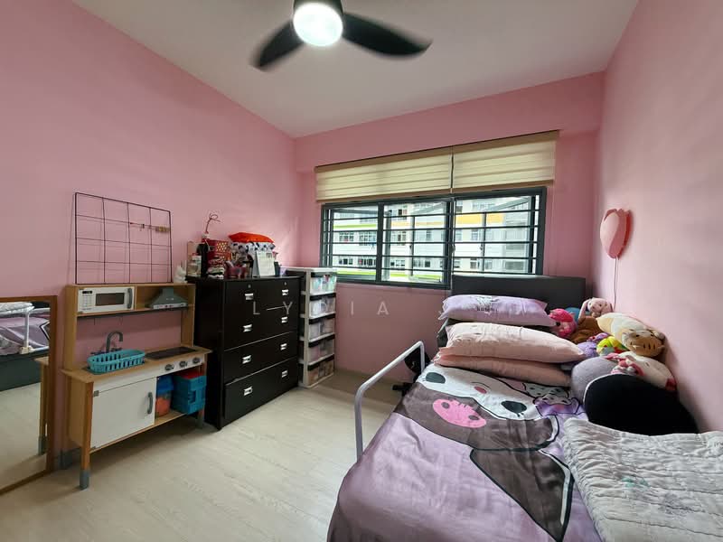 620B Tampines Street 61, 620B Tampines Street 61, 3 Bedrooms, 1,001 sqft, HDB Flat For Sale, by Lydia J, 500145255 - Bedroom - PropertyGuru.com.sg