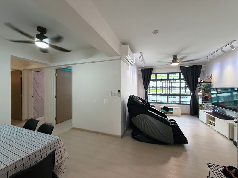 620B Tampines Street 61, 620B Tampines Street 61, 3 Bedrooms, 1,001 sqft, HDB Flat For Sale, by Lydia J, 500145255 - Living Room - PropertyGuru.com.sg