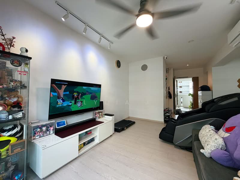 620B Tampines Street 61, 620B Tampines Street 61, 3 Bedrooms, 1,001 sqft, HDB Flat For Sale, by Lydia J, 500145255 - Living Room - PropertyGuru.com.sg