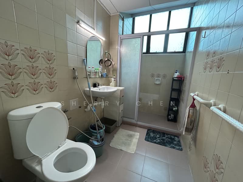 Sherwood Towers, 3 Jalan Anak Bukit, Room Rental, 120 sqft, Apartment For Rent, by Sherry Chen, 500145257 - Bathroom - PropertyGuru.com.sg