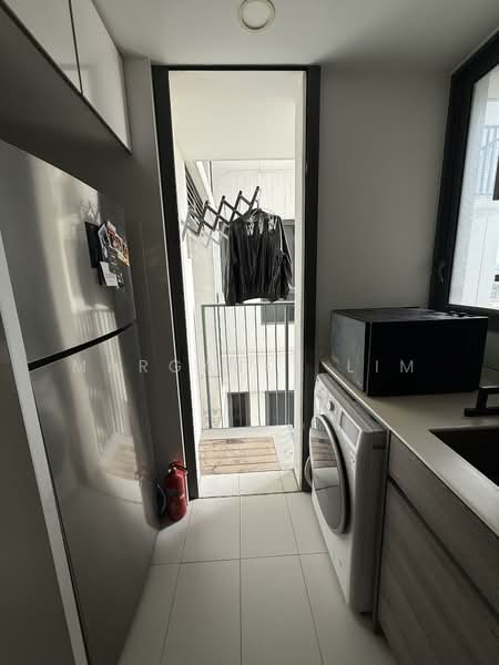 Coco Palms, 21 Pasir Ris Grove, 3 Bedrooms, 904 sqft, Condominium For Sale, by Margaret Lim, 500145272 - Balcony - PropertyGuru.com.sg