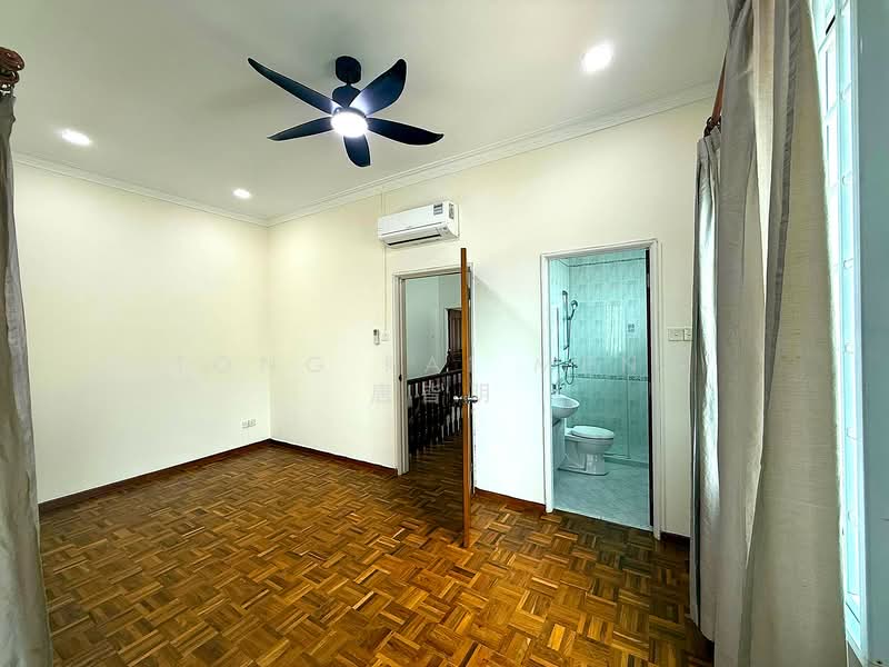 ❤️DUNMAN SEMI-D !! RECENTLY RENOVATED !! Nice, Quiet & Convenient Location ☎️9654.3774 TONG, Dunman Lane, 4 Bedrooms, 4,000 sqft, Semi-Detached House For Rent, by Tong Kai Meng 唐皆明, 500145304 - Bedroom - PropertyGuru.com.sg