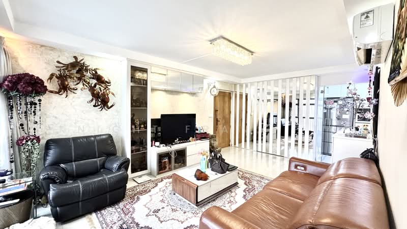 79B Toa Payoh Central, 79B Toa Payoh Central, 3 Bedrooms, 980 sqft, HDB Flat For Sale, by Dave Devnath, 500145307 - Living Room - PropertyGuru.com.sg