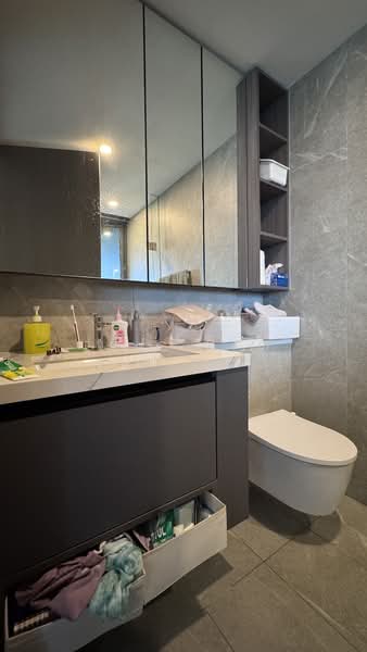 One-North Eden, 8 Slim Barracks Rise, 3 Bedrooms, 786 sqft, Condominium For Sale, by Eric Yeo, 500145312 - Bathroom - PropertyGuru.com.sg