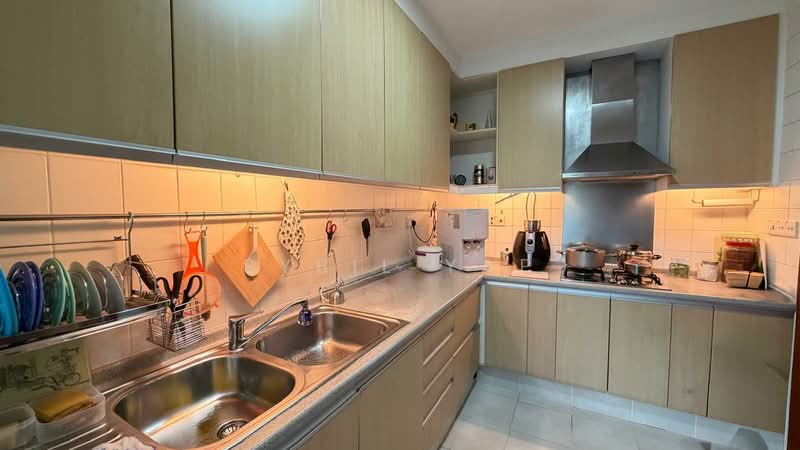 Edelweiss Park Condo, 94 Flora Road, 2 Bedrooms, 947 sqft, Condominium For Rent, by Sybil Yap, 500145324 - Kitchen - PropertyGuru.com.sg
