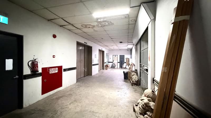 Hiangkie Industrial Building IV, 27 Woodlands Industrial Park E1, 2,800 sqft, Factory / Workshop (B2) For Sale, by Kelvin Tan 陈克辉, 500145373 - Corridor - CommercialGuru.com.sg