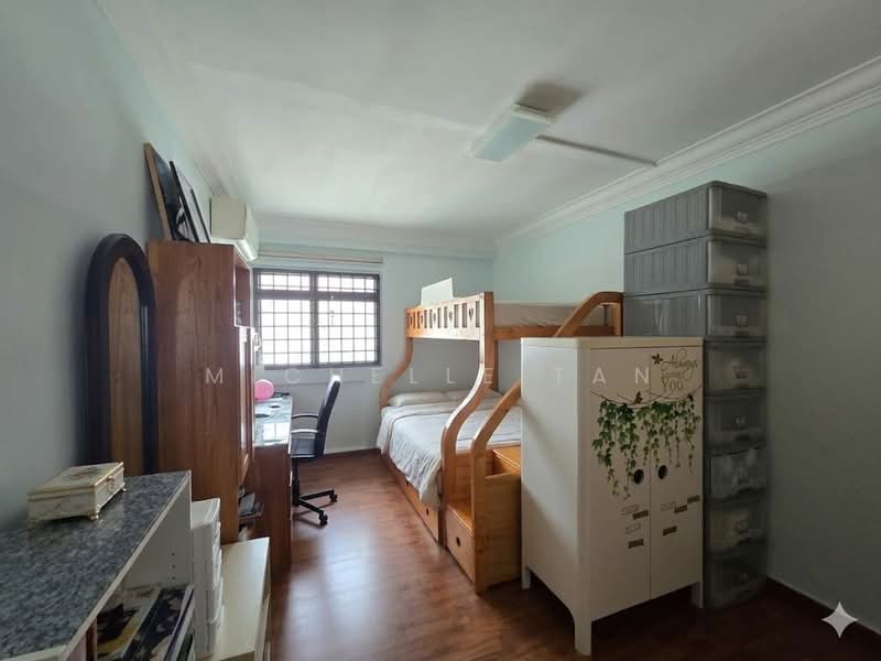 291 Tampines Street 22, 291 Tampines Street 22, 3 Bedrooms, 1,119 sqft, HDB Flat For Sale, by Michelle Tan, 500145374 - Bedroom - PropertyGuru.com.sg