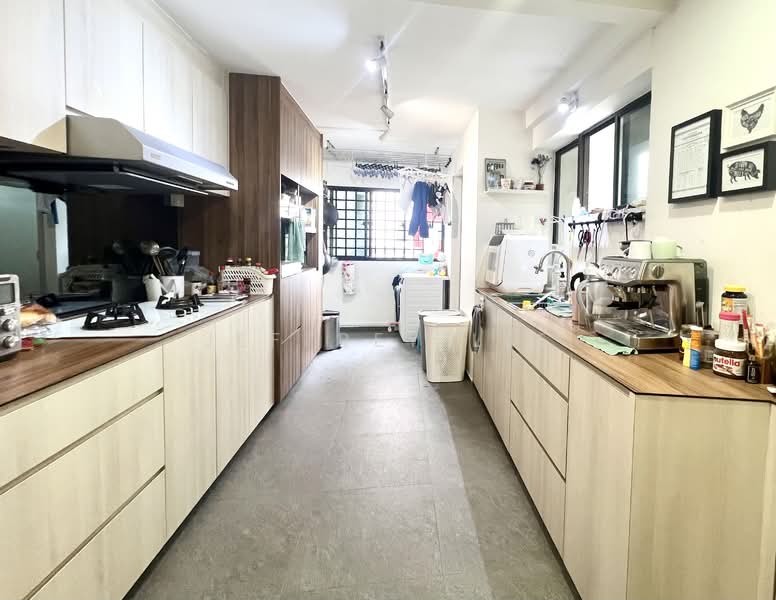 303 Shunfu Road, 303 Shunfu Road, 3 Bedrooms, 1,356 sqft, HDB Flat For Sale, by Jeffrey Lee, 500145385 - Kitchen - PropertyGuru.com.sg