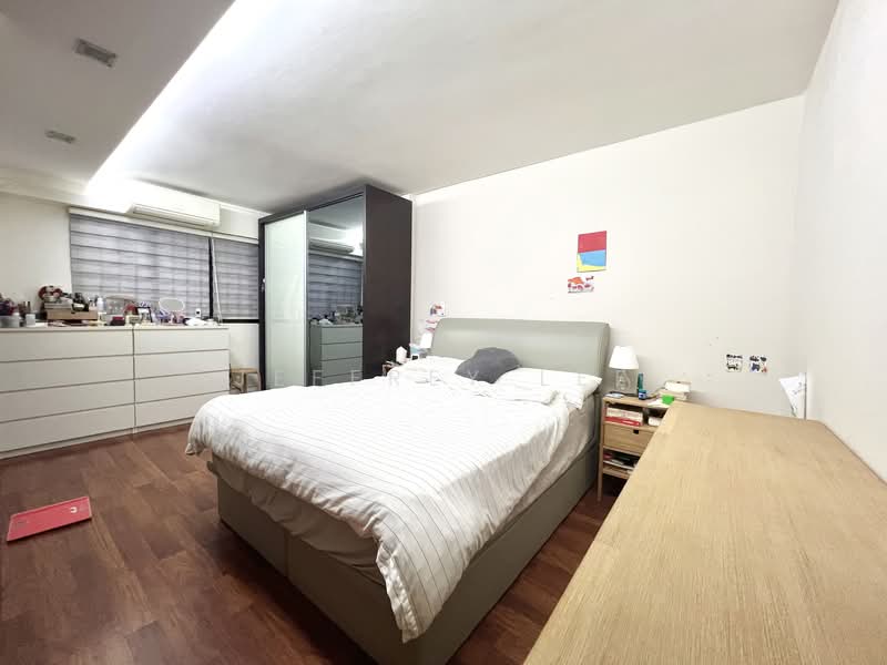 303 Shunfu Road, 303 Shunfu Road, 3 Bedrooms, 1,356 sqft, HDB Flat For Sale, by Jeffrey Lee, 500145385 - Master Bedroom - PropertyGuru.com.sg