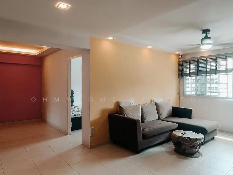 432 Hougang Avenue 6, 432 Hougang Avenue 6, 3 Bedrooms, 1,216 sqft, HDB Flat For Sale, by EVON NG, 500145386 - Living Room - PropertyGuru.com.sg