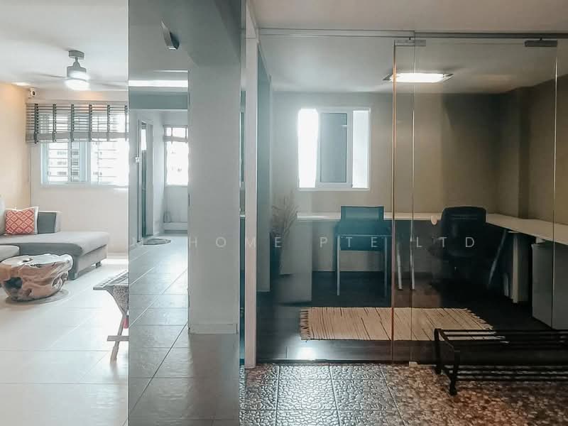432 Hougang Avenue 6, 432 Hougang Avenue 6, 3 Bedrooms, 1,216 sqft, HDB Flat For Sale, by EVON NG, 500145386 - Living Room - PropertyGuru.com.sg