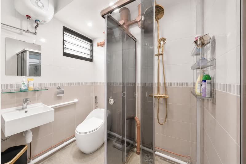 552 Ang Mo Kio Avenue 10, 552 Ang Mo Kio Avenue 10, Room Rental, 150 sqft, HDB Flat For Rent, by Sky Chiu, 500145396 - Common Bathroom - PropertyGuru.com.sg