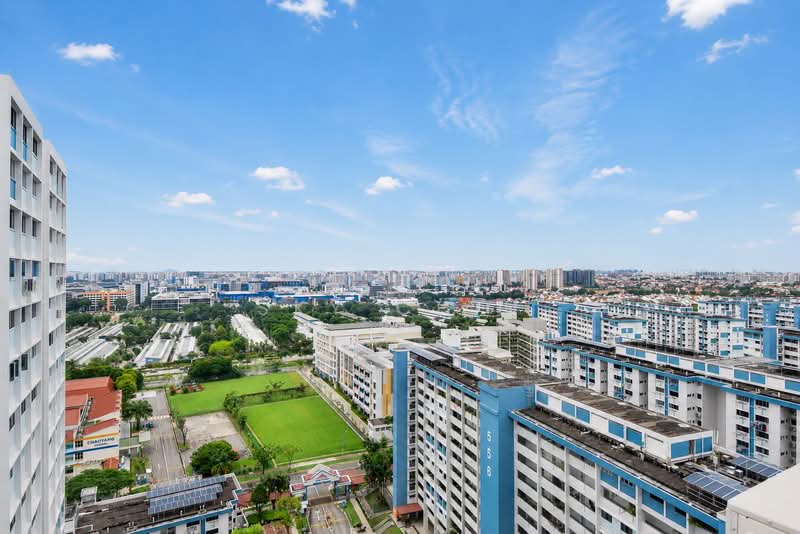 552 Ang Mo Kio Avenue 10, 552 Ang Mo Kio Avenue 10, Room Rental, 150 sqft, HDB Flat For Rent, by Sky Chiu, 500145396 - View from Master Bedroom - PropertyGuru.com.sg