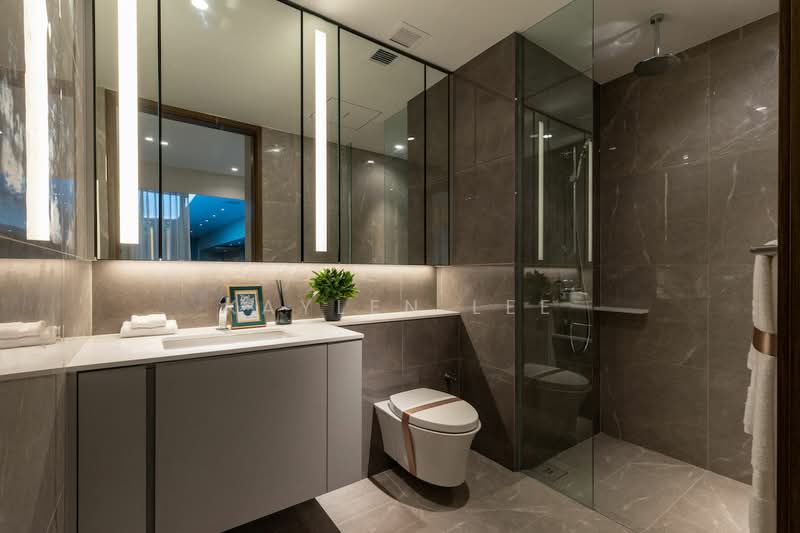 Grand Dunman, 18 Dunman Road, 5 Bedrooms, 2,217 sqft, Condominium For Sale, by Kaylen Lee, 500145404 - Bathroom - PropertyGuru.com.sg