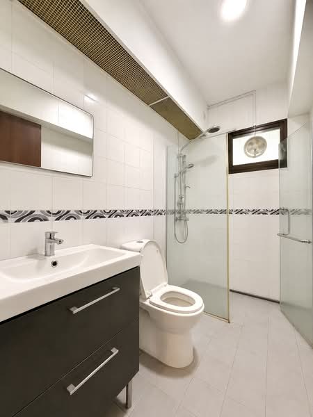 26D Jalan Membina, 26D Jalan Membina, 3 Bedrooms, 969 sqft, HDB Flat For Sale, by TT Lum, 500145407 - Bathroom - PropertyGuru.com.sg