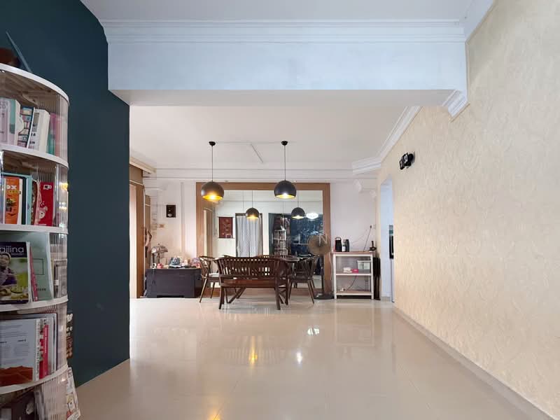 727 Jurong West Avenue 5, 727 Jurong West Avenue 5, 4 Bedrooms, 1,302 sqft, HDB Flat For Sale, by Farihin ., 500145410 - Living Room - PropertyGuru.com.sg