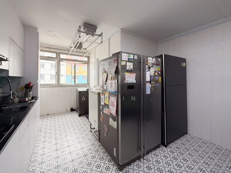 727 Jurong West Avenue 5, 727 Jurong West Avenue 5, 4 Bedrooms, 1,302 sqft, HDB Flat For Sale, by Farihin ., 500145410 - Kitchen - PropertyGuru.com.sg