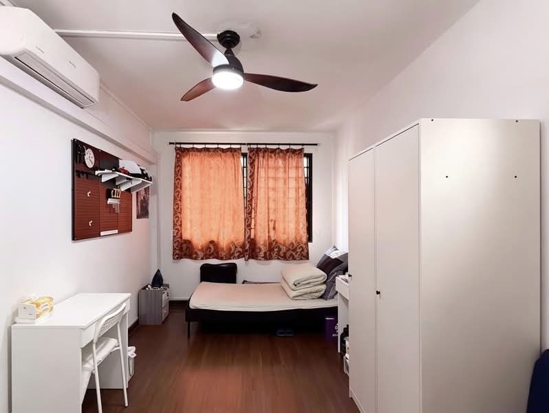 727 Jurong West Avenue 5, 727 Jurong West Avenue 5, 4 Bedrooms, 1,302 sqft, HDB Flat For Sale, by Farihin ., 500145410 - Bedroom - PropertyGuru.com.sg