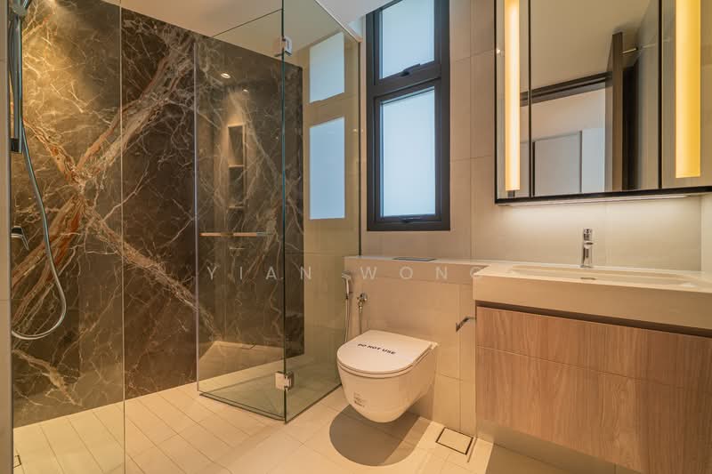 SUPER CHEAP BRAND NEW FREEHOLD SEMI D IN D21, GREENBANK, 6 Bedrooms, 5,446 sqft, Semi-Detached House For Sale, by Yian Wong, 500145412 - Bathroom - PropertyGuru.com.sg