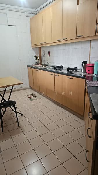 239 Compassvale Walk, 239 Compassvale Walk, 5 Bedrooms, 1,313 sqft, HDB Flat For Sale, by Tina Tan, 500145416 - Kitchen - PropertyGuru.com.sg