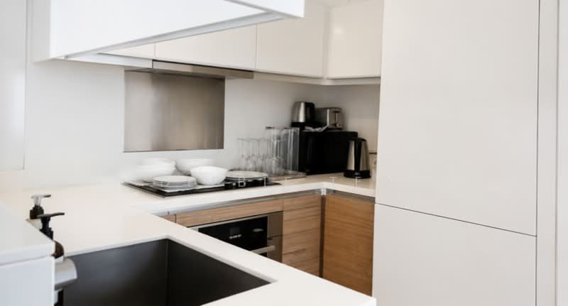 Marina Bay Residences, 18 Marina Boulevard, 1 Bedroom, 753 sqft, Condominium For Sale, by Debbie Teo, 500145446 - Kitchen - PropertyGuru.com.sg