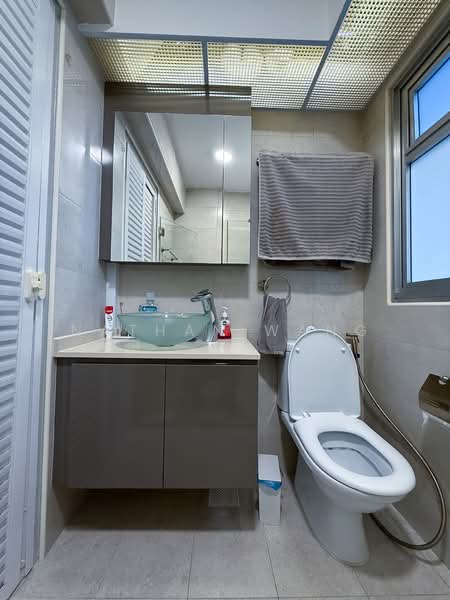 442C Bukit Batok West Avenue 8, 442C Bukit Batok West Avenue 8, 3 Bedrooms, 1,205 sqft, HDB Flat For Sale, by Nathan Wang, 500145448 - Bathroom - PropertyGuru.com.sg