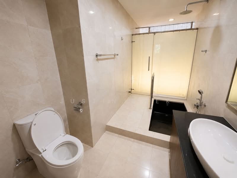 Bukit Villas, 23 Rasok Drive, 5 Bedrooms, 2,852 sqft, Semi-Detached House For Rent, by Justin Kwek, 500145454 - Bathroom - PropertyGuru.com.sg