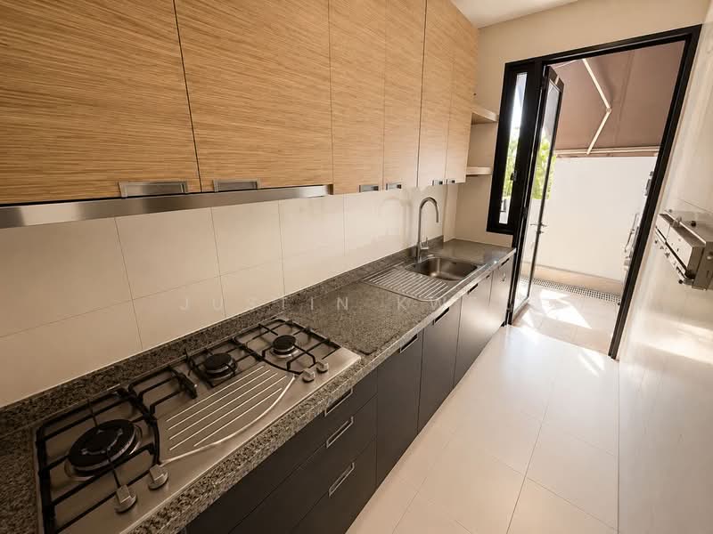 Bukit Villas, 23 Rasok Drive, 5 Bedrooms, 2,852 sqft, Semi-Detached House For Rent, by Justin Kwek, 500145454 - Kitchen - PropertyGuru.com.sg
