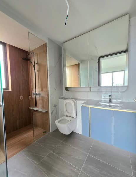 AMO Residence, 21 Ang Mo Kio Rise, 3 Bedrooms, 1,044 sqft, Condominium For Rent, by Derrick Chia, 500145456 - Master Bathroom - PropertyGuru.com.sg