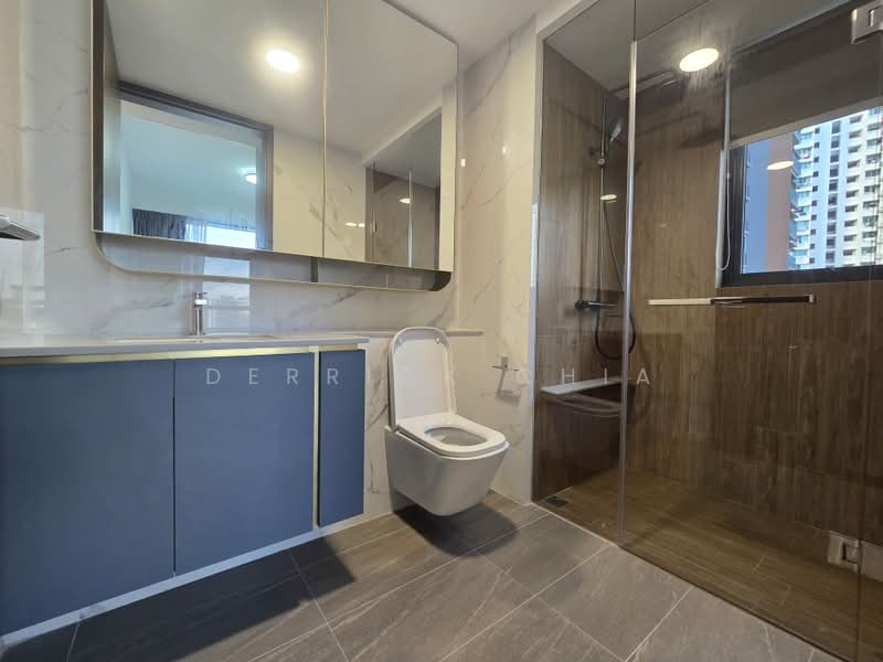 AMO Residence, 21 Ang Mo Kio Rise, 3 Bedrooms, 1,044 sqft, Condominium For Rent, by Derrick Chia, 500145456 - Master Bathroom - PropertyGuru.com.sg