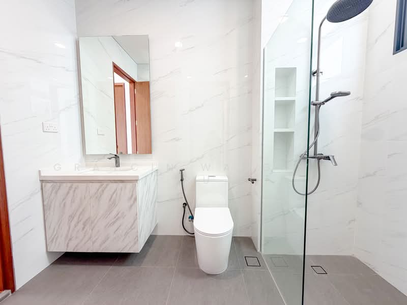 WEST COAST ROAD, , 4 Bedrooms, 5,100 sqft, Corner Terrace For Rent, by Graycin Wang Wei Ru, 500145458 - Bathroom - PropertyGuru.com.sg