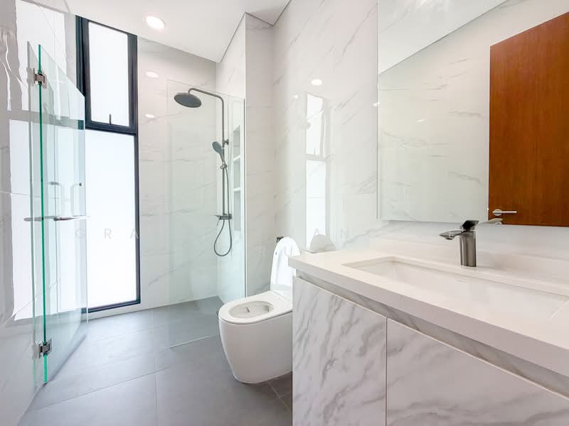 WEST COAST ROAD, , 4 Bedrooms, 5,100 sqft, Corner Terrace For Rent, by Graycin Wang Wei Ru, 500145458 - Bathroom - PropertyGuru.com.sg