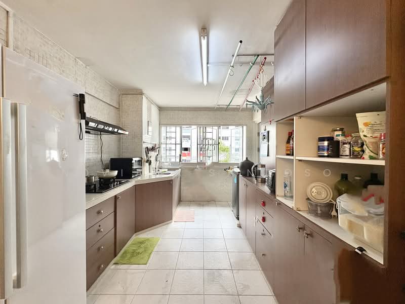 108 Bedok North Road, 108 Bedok North Road, 2 Bedrooms, 883 sqft, HDB Flat For Sale, by Noviana Santoso, 500145468 - Kitchen - PropertyGuru.com.sg