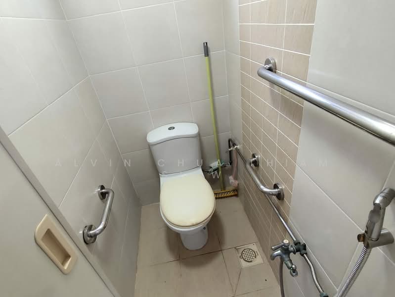 1 Tanjong Pagar Plaza, 1 Tanjong Pagar Plaza, 2 Bedrooms, 610 sqft, HDB Flat For Sale, by Alvin Chua Thiam Siew, 500145471 - Bathroom - PropertyGuru.com.sg