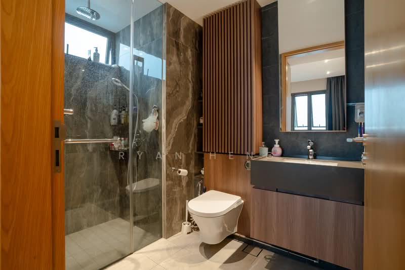 Midwood, 10 Hillview Rise, 4 Bedrooms, 1,259 sqft, Condominium For Sale, by Ryan Heng, 500145480 - Bathroom - PropertyGuru.com.sg