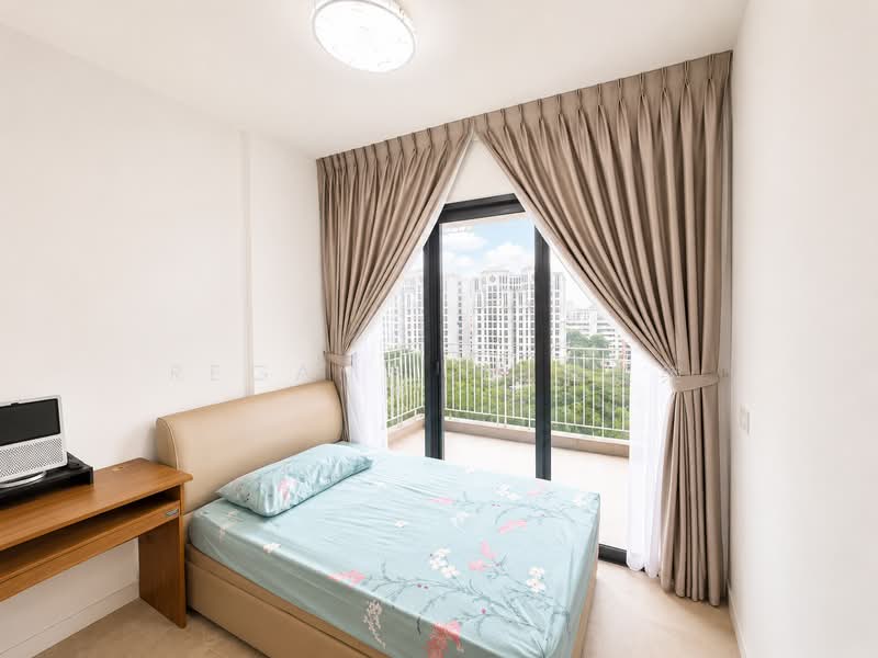 The Lakefront Residences, 42 Lakeside Drive, 3 Bedrooms, 1,033 sqft, Condominium For Sale, by Regan Lim 林鉦桀, 500145484 - Bedroom - PropertyGuru.com.sg