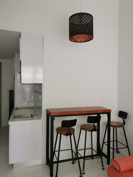 Cambio Suites, 28 Lim Tua Tow Road, 2 Bedrooms, 506 sqft, Apartment For Sale, by Jason Fan, 500145503 - Kitchen - PropertyGuru.com.sg