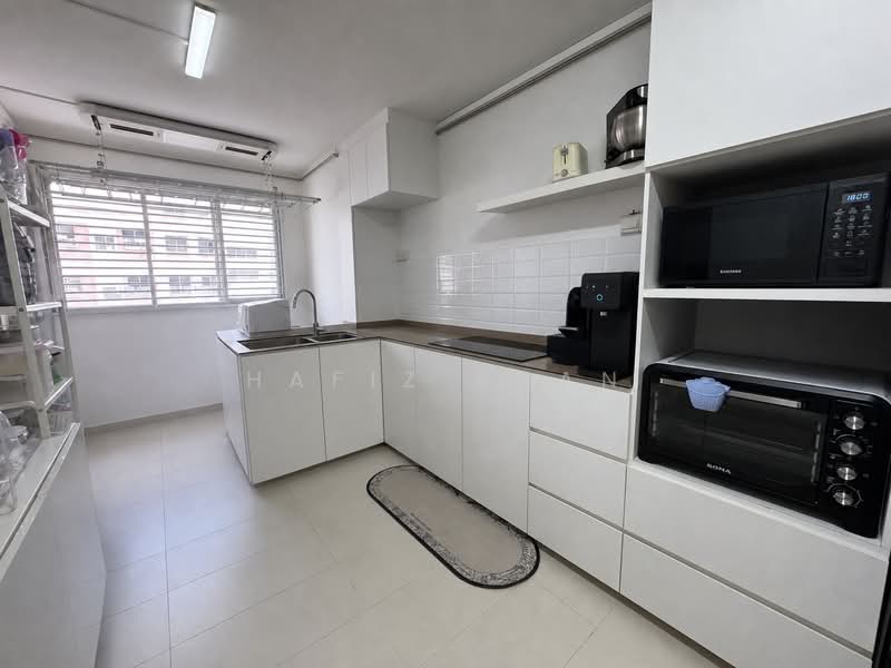 360 Bukit Batok Street 31, 360 Bukit Batok Street 31, 3 Bedrooms, 1,012 sqft, HDB Flat For Sale, by Hafiz Khan, 500145504 - Kitchen - PropertyGuru.com.sg