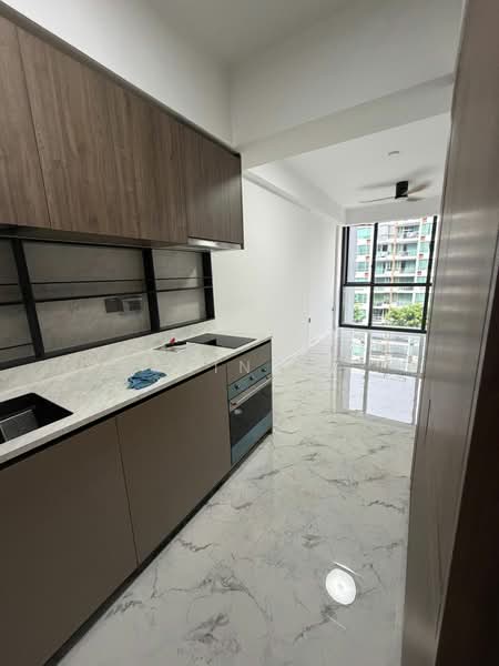 Sceneca Residence, Tanah Merah Kechil Link, 1 Bedroom, 463 sqft, Condominium For Rent, by Carin Pay, 500145513 - Entrance/Kitchen - PropertyGuru.com.sg