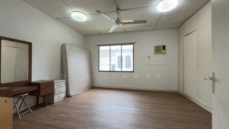 Massive Detached landed! True South Facing! Within 1km of Nan Hua Primary School, Sunset Way, 5 Bedrooms, 4,188 sqft, Detached House For Sale, by Goh Jiawen, 500145520 - Common Bedroom - PropertyGuru.com.sg