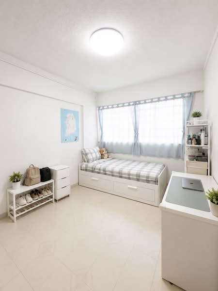 274 Tampines Street 22, 274 Tampines Street 22, 2 Bedrooms, 785 sqft, HDB Flat For Sale, by Rin Ng, 500145522 - Bedroom - PropertyGuru.com.sg