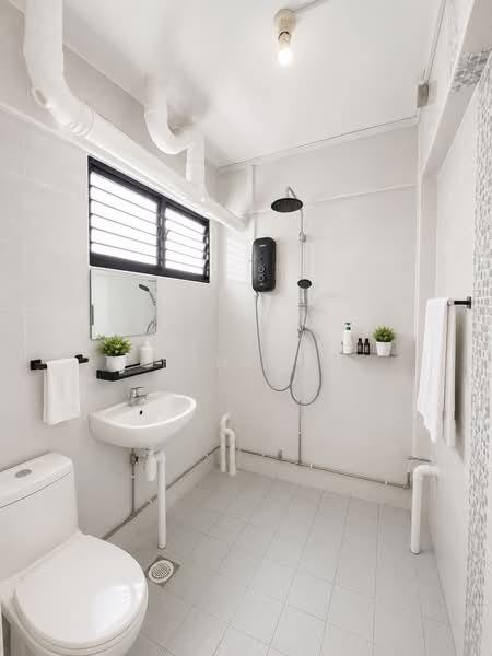 274 Tampines Street 22, 274 Tampines Street 22, 2 Bedrooms, 785 sqft, HDB Flat For Sale, by Rin Ng, 500145522 - Bathroom - PropertyGuru.com.sg