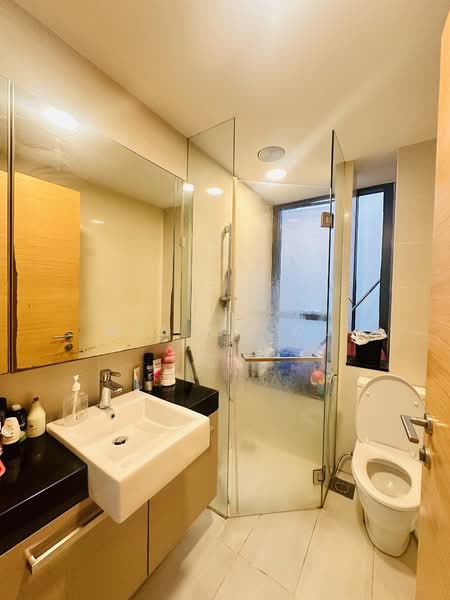 Cityscape at Farrer Park, 101 Mergui Road, 2 Bedrooms, 990 sqft, Condominium For Rent, by Winnie Wu, 500145524 - Bathroom - PropertyGuru.com.sg