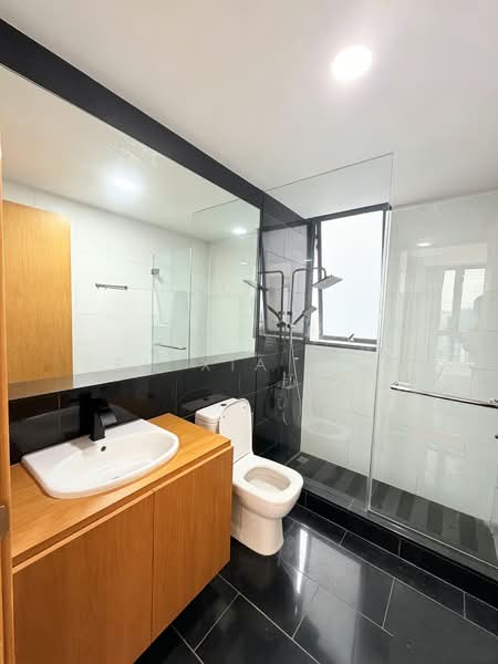 SkySuites 17, 17 Jalan Rajah, 3 Bedrooms, 1,066 sqft, Apartment For Rent, by Ben XIA 夏天鹏, 500145525 - Bathroom - PropertyGuru.com.sg