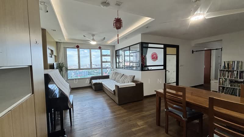 312A Clementi Avenue 4, 312A Clementi Avenue 4, 4 Bedrooms, 1,216 sqft, HDB Flat For Sale, by Yuan Zijing, 500145526 - Living Room - PropertyGuru.com.sg