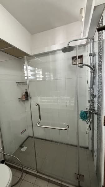 312A Clementi Avenue 4, 312A Clementi Avenue 4, 4 Bedrooms, 1,216 sqft, HDB Flat For Sale, by Yuan Zijing, 500145526 - Bathroom - PropertyGuru.com.sg