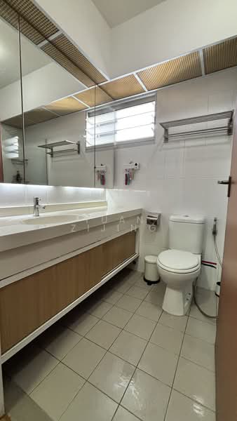 312A Clementi Avenue 4, 312A Clementi Avenue 4, 4 Bedrooms, 1,216 sqft, HDB Flat For Sale, by Yuan Zijing, 500145526 - Bathroom - PropertyGuru.com.sg
