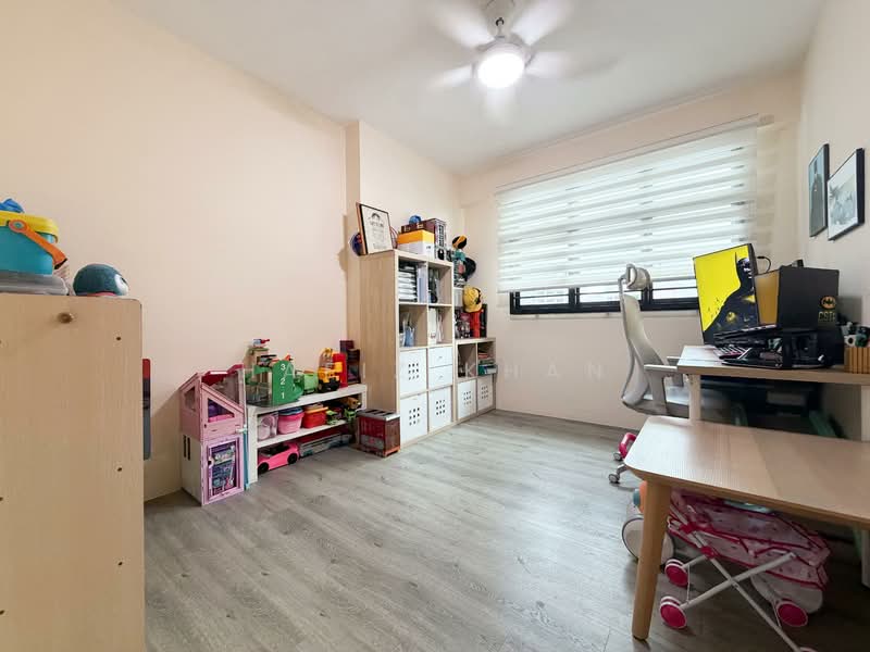 809B Choa Chu Kang Avenue 1, 809B Choa Chu Kang Avenue 1, 3 Bedrooms, 1,001 sqft, HDB Flat For Sale, by Hafiz Khan, 500145527 - Study - PropertyGuru.com.sg